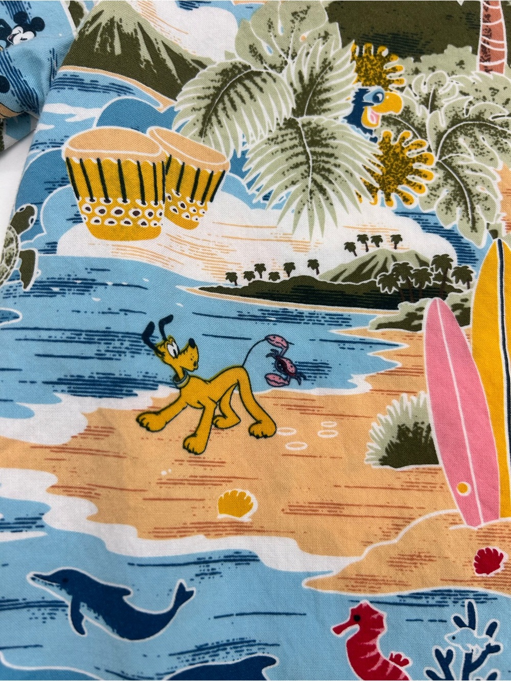 Men’s Disney Store Hawaiian character shirt button down size medium multicolor - Picture 7 of 11